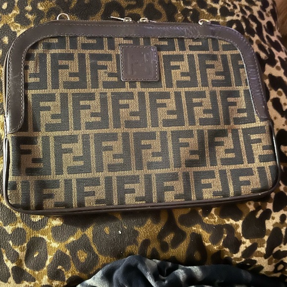 Vintage Canvas Fendi zucca crossbody (orginal strap missing added strap) - Picture 7 of 10